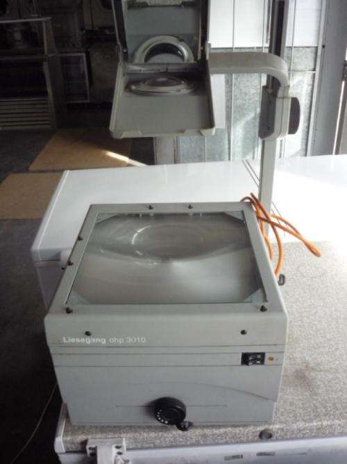 OVERHEAD PROJECTOR : LIESEGANG  MODEL OHP 3010